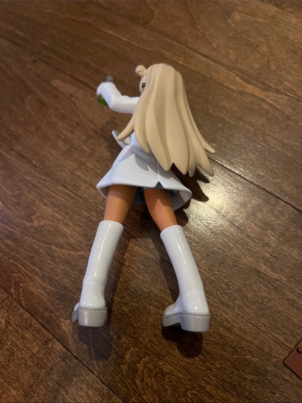 Peach Riot scientist figurine - Picture 2 of 3